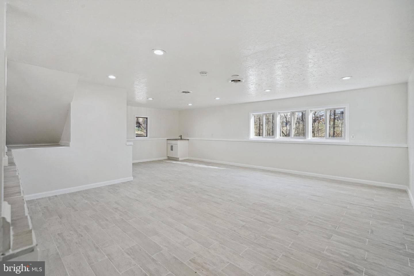 8909 Burwell Road photo 8