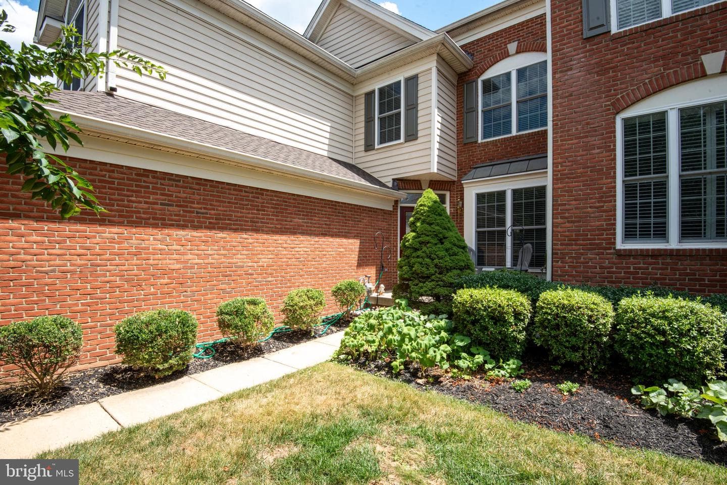 5792 Amelia Springs Circle photo 4