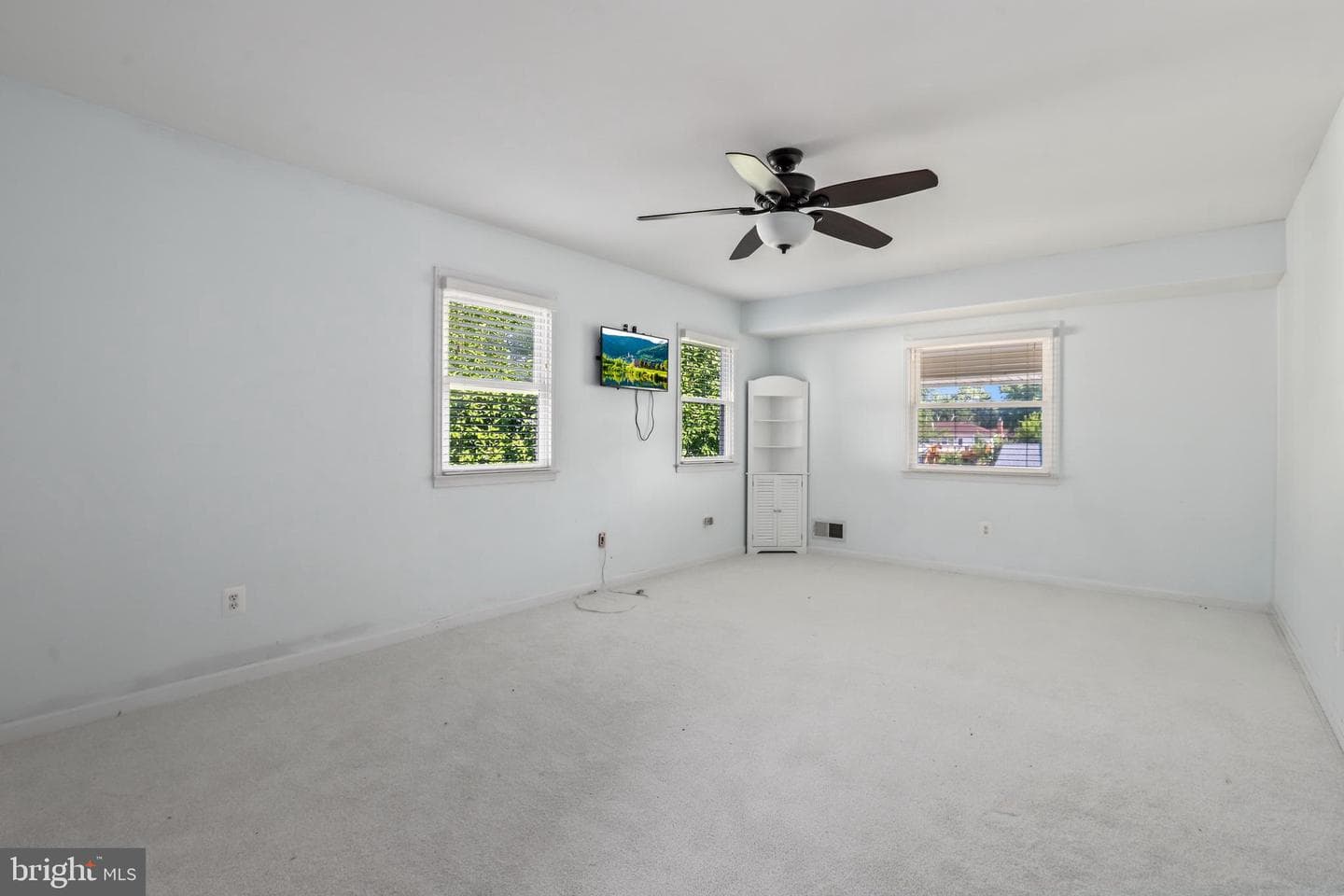 9815 Greenview Lane photo 17