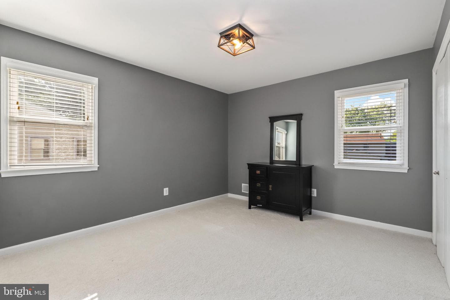 9815 Greenview Lane photo 25