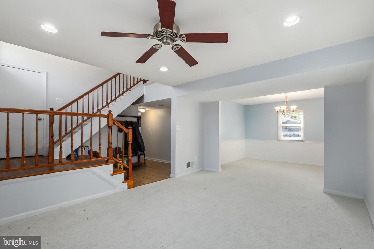 9815 Greenview Lane photo 3