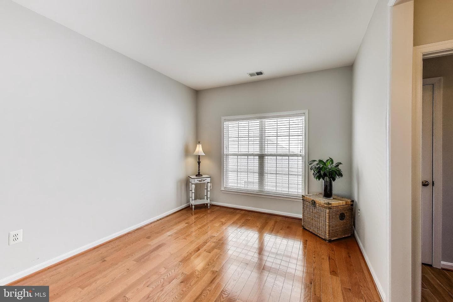 16180 Radburn Street photo 32