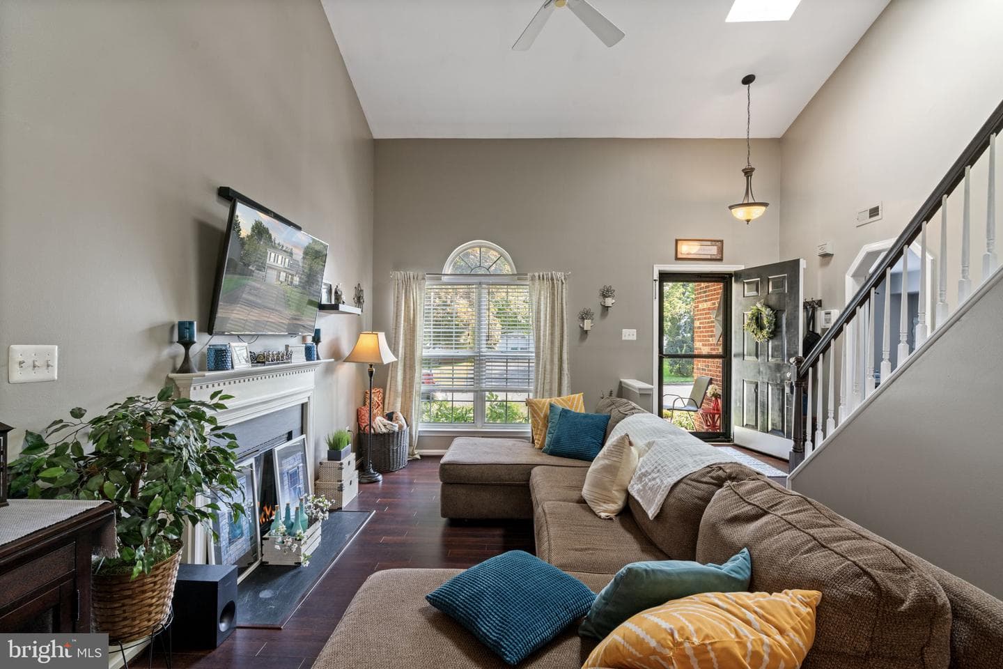 6105 Oust Lane photo 4