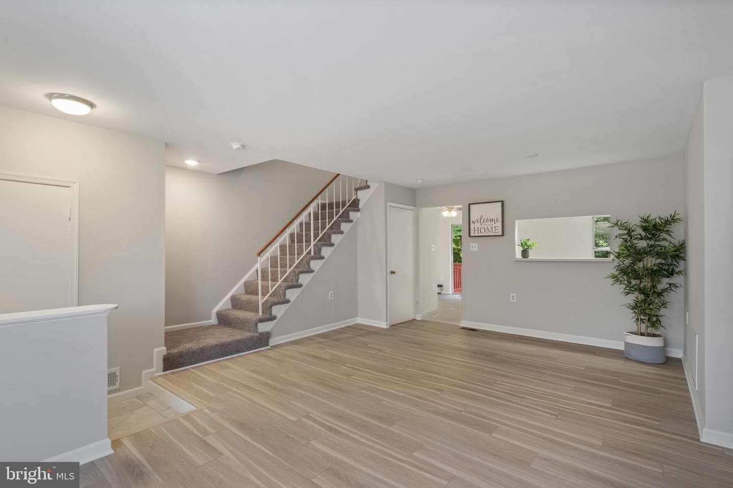 4985 Lambsgate Lane photo 8