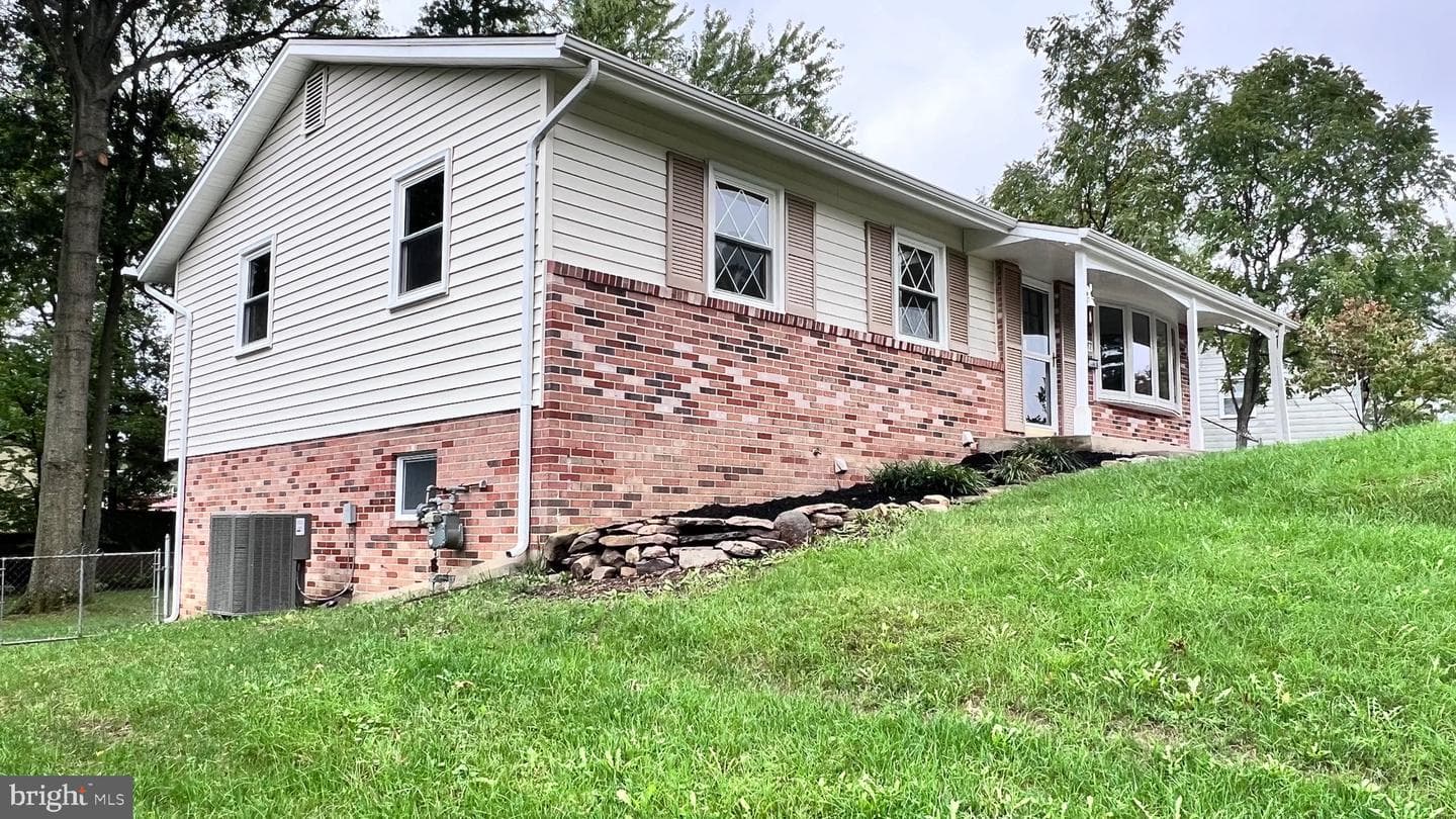 10017 Copeland Drive photo 5
