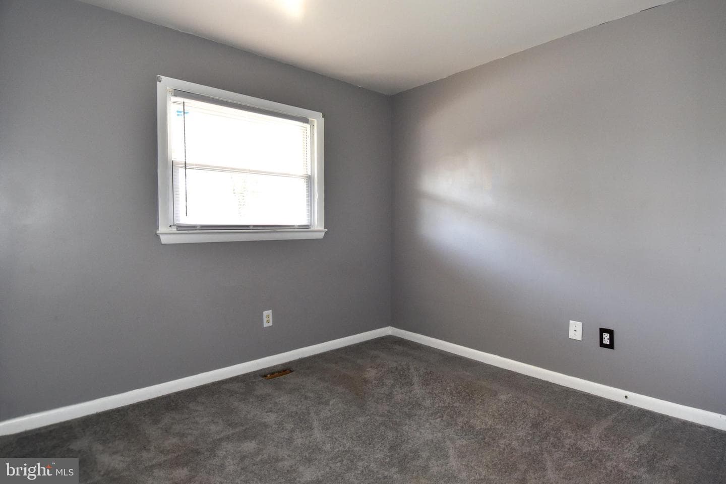 14223 Bismark Avenue photo 11