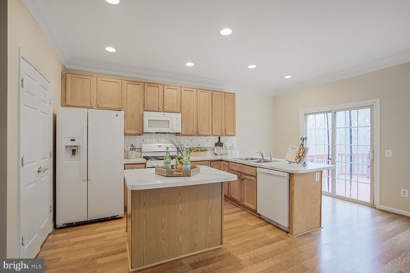 4445 Torrence Place photo 8
