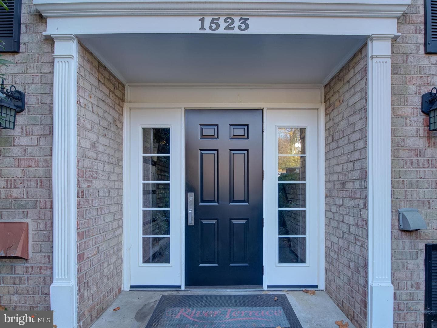 1523 Colonial Drive #104 photo 1