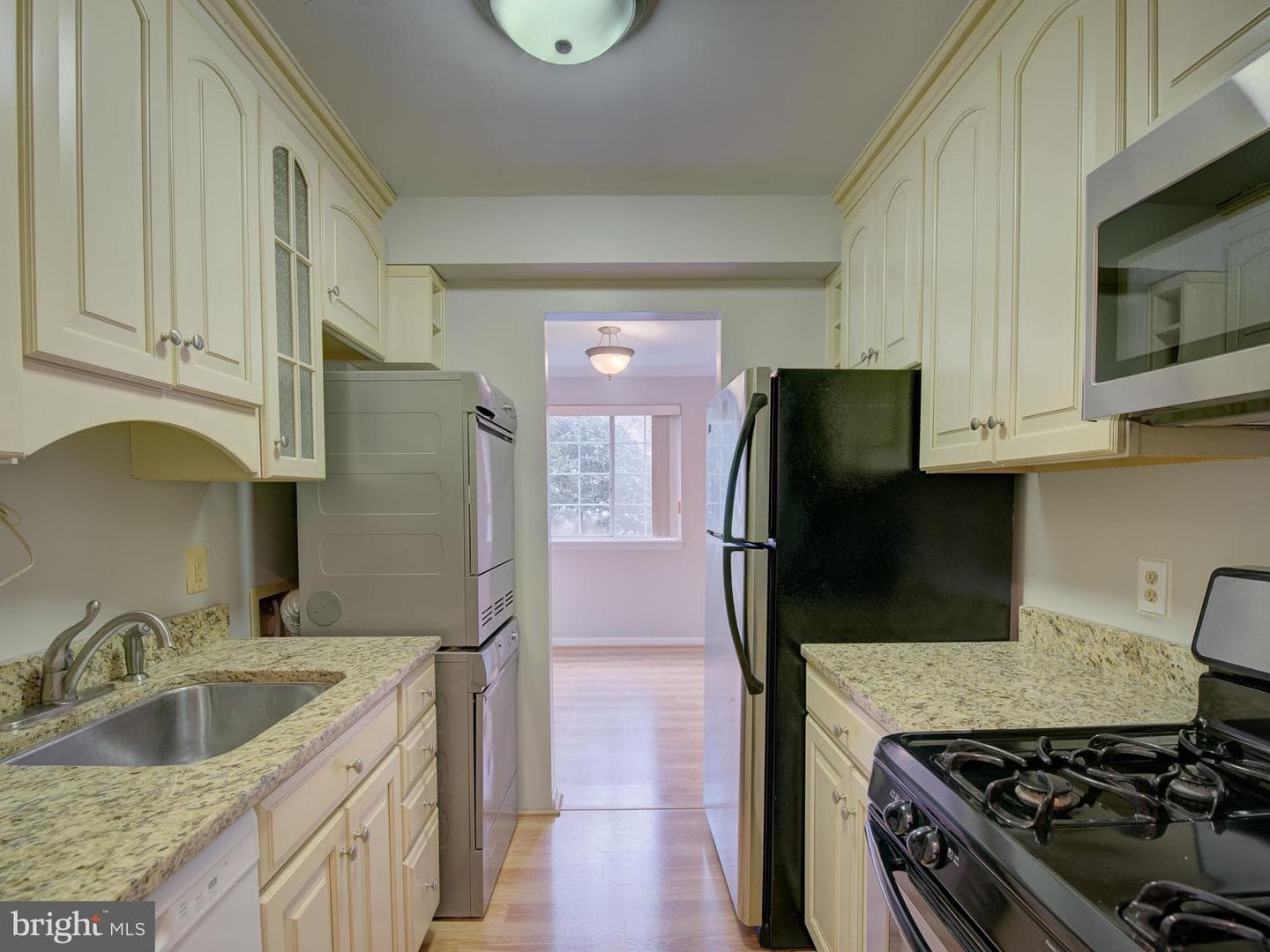 1523 Colonial Drive #104 photo 5