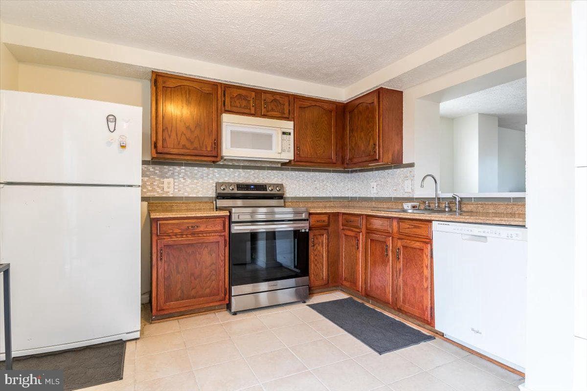 1823 Tilletson Place photo 17