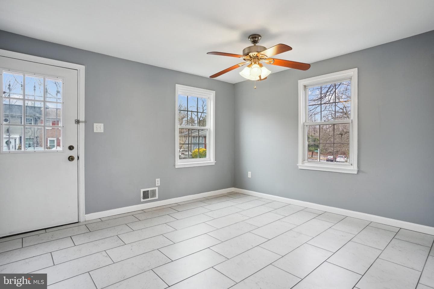 1426 Deerfield Lane photo 4