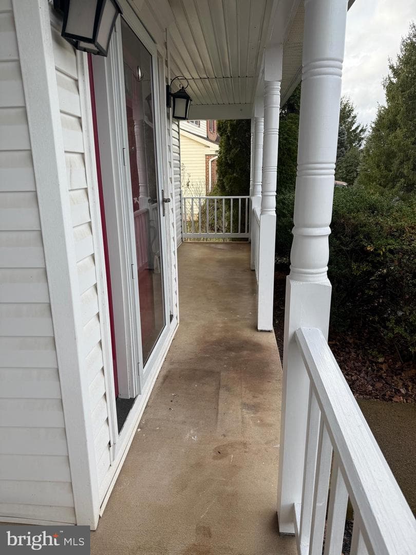 14885 Greenhill Crossing Drive photo 6