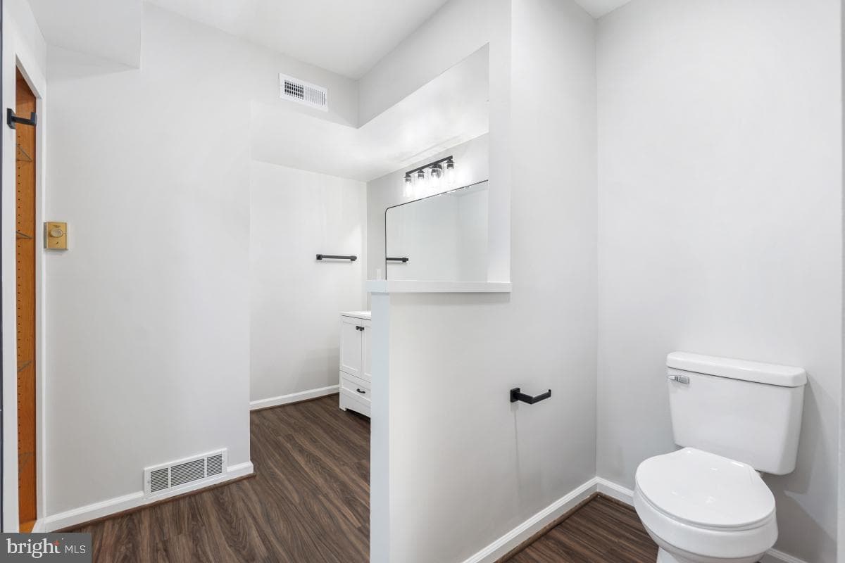 6181 Occoquan Forest Drive photo 33