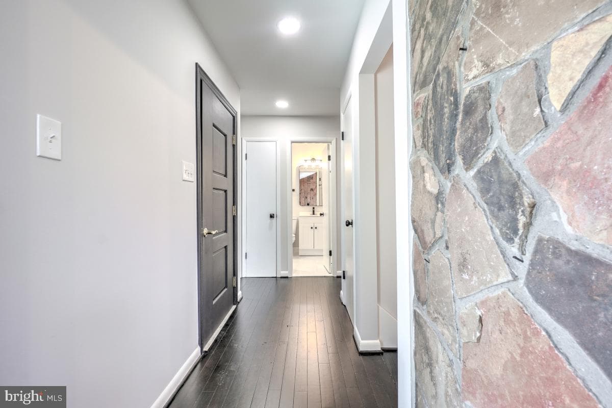 6181 Occoquan Forest Drive photo 6