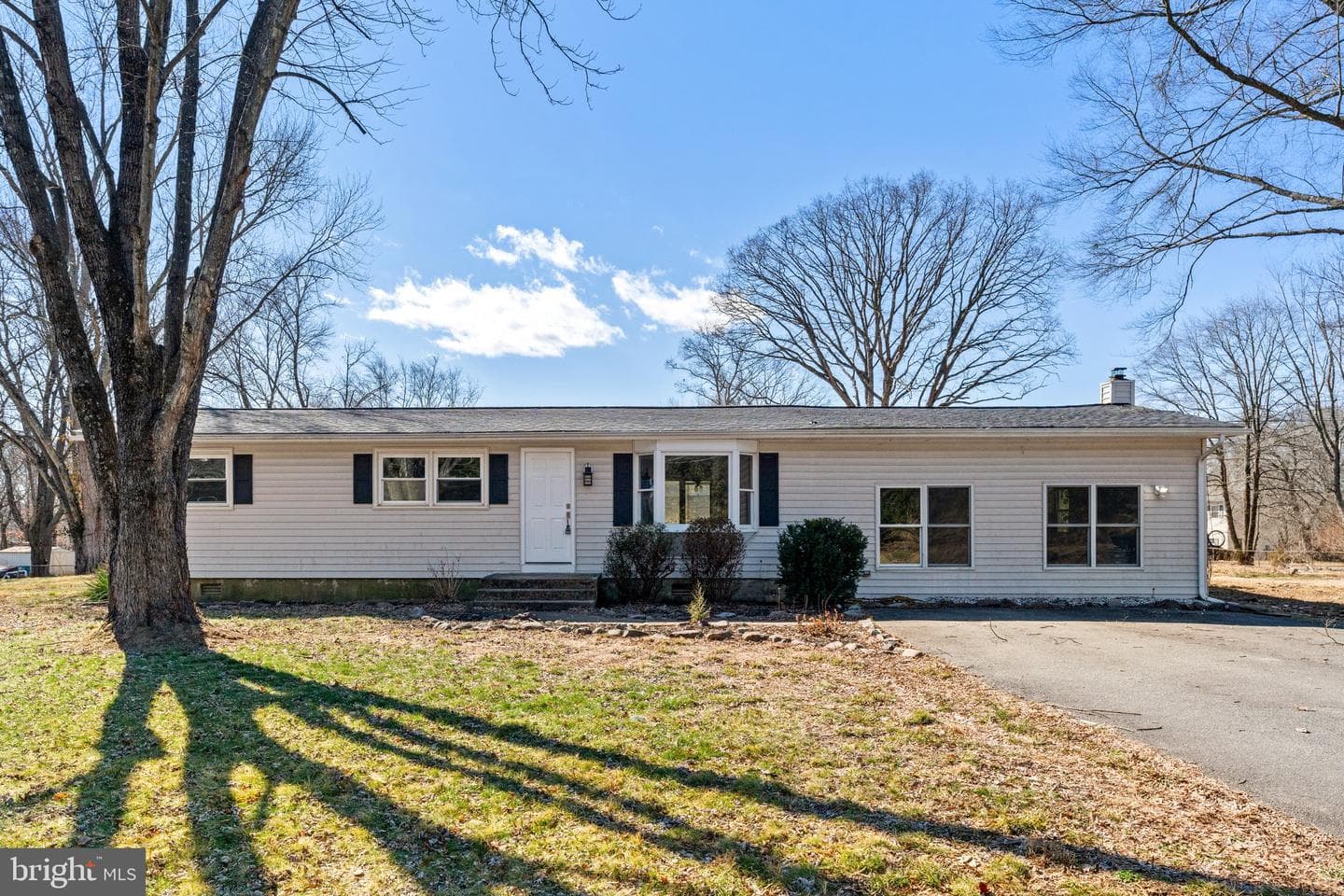 15307 Thoroughfare Road photo 2