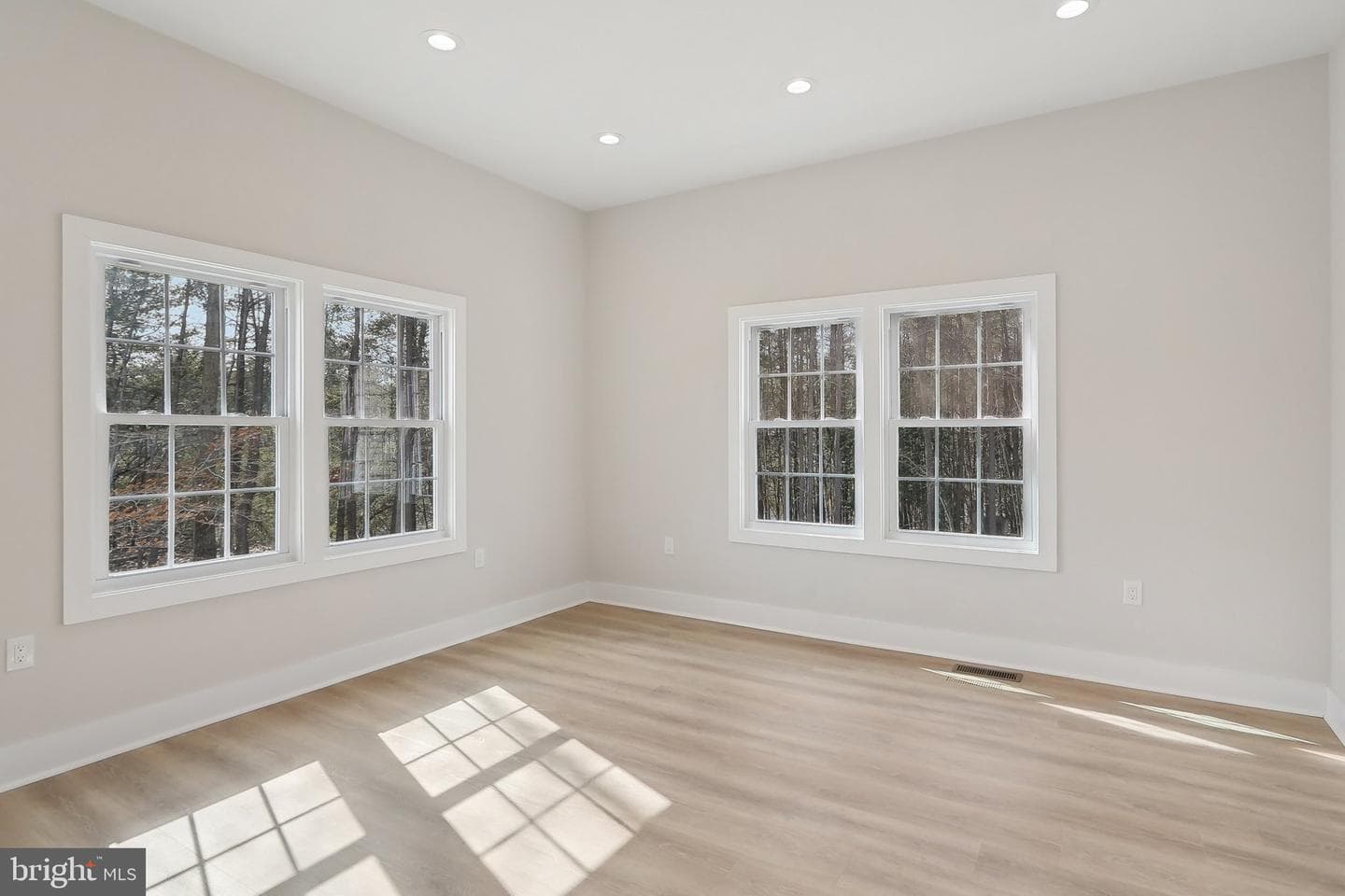 5660 Hoadly Road photo 26