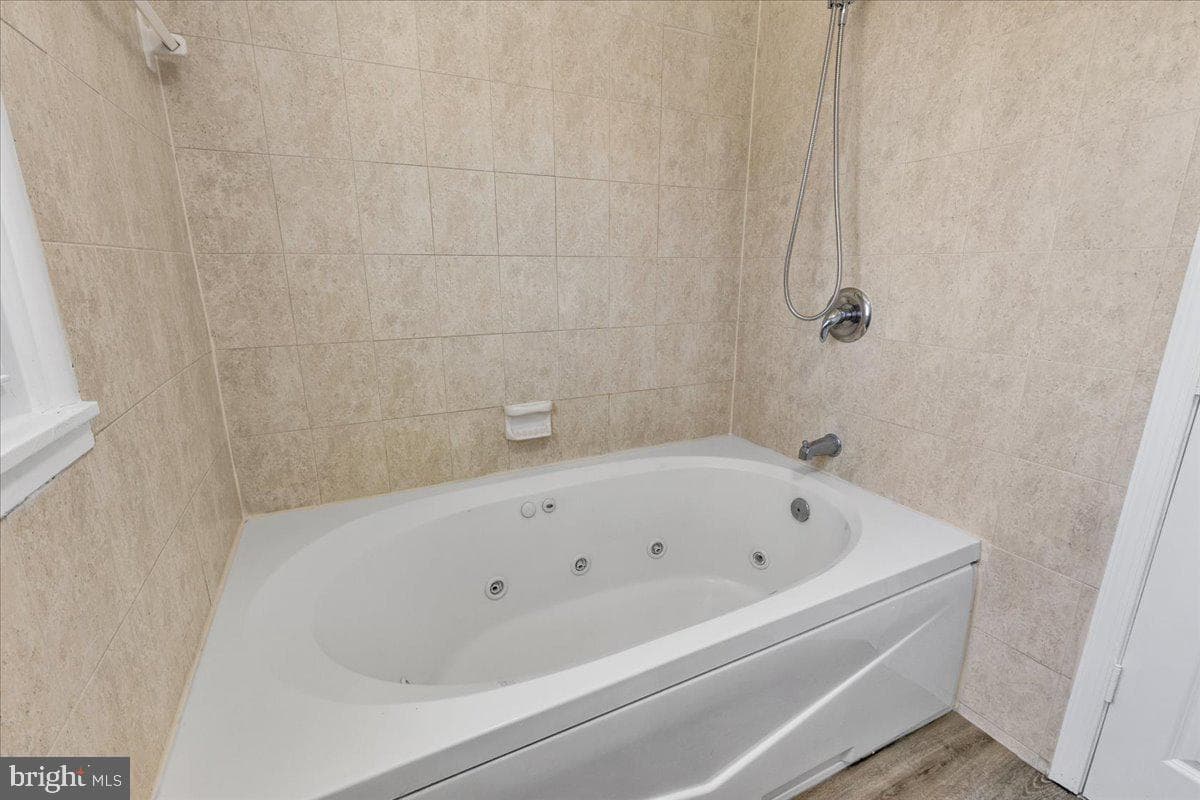 13916 Mathews Drive photo 18