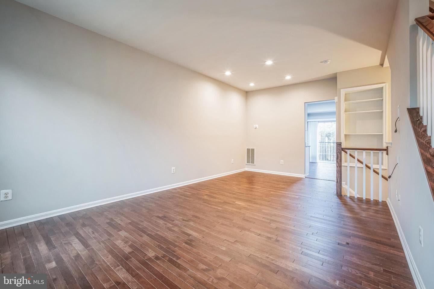 12513 Heykens Lane photo 9