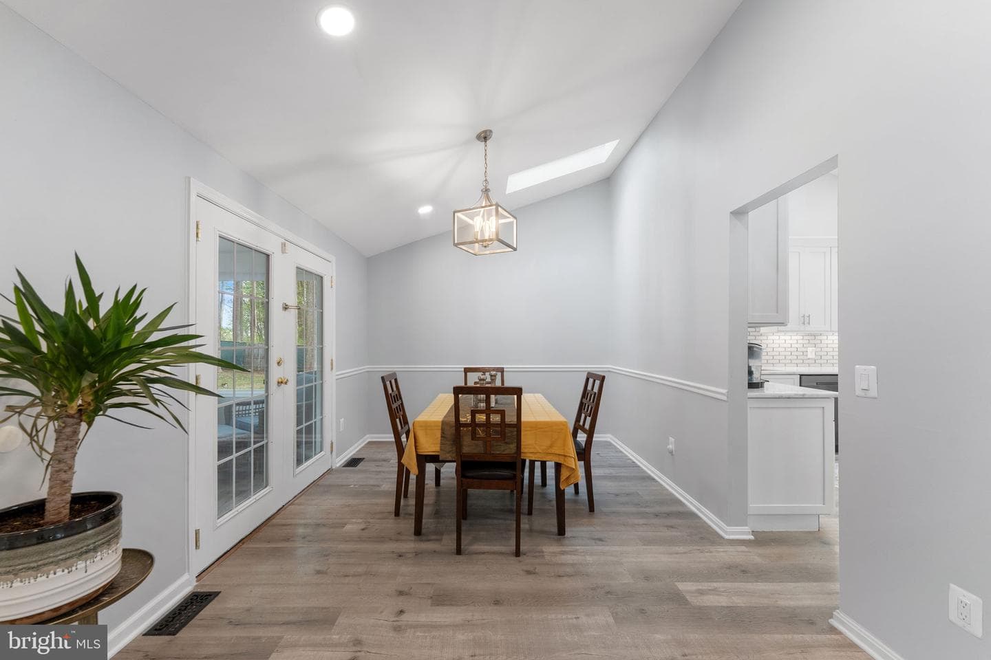 1401 Spring Lake Drive photo 18