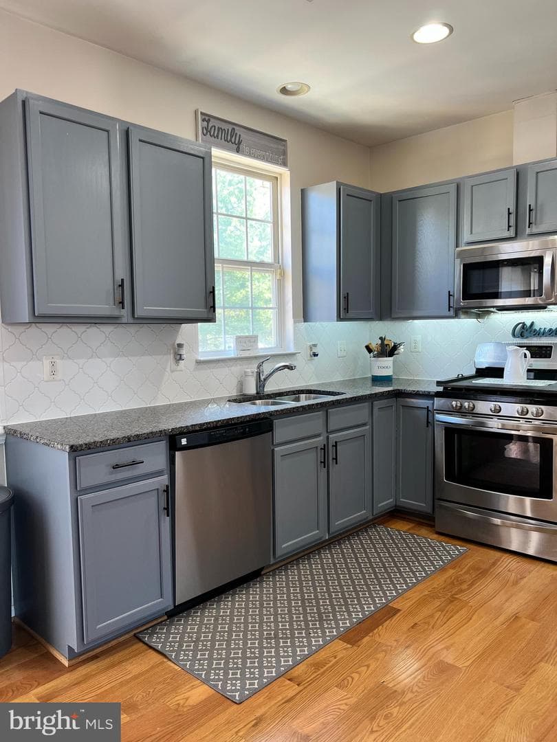 12039 Elliots Oak Place photo 8