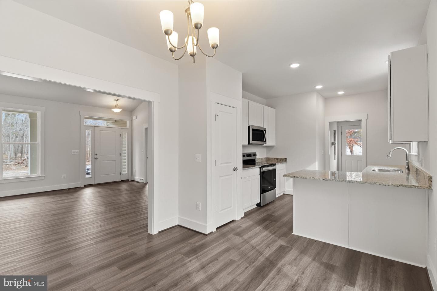 6735 Beverly Road photo 11