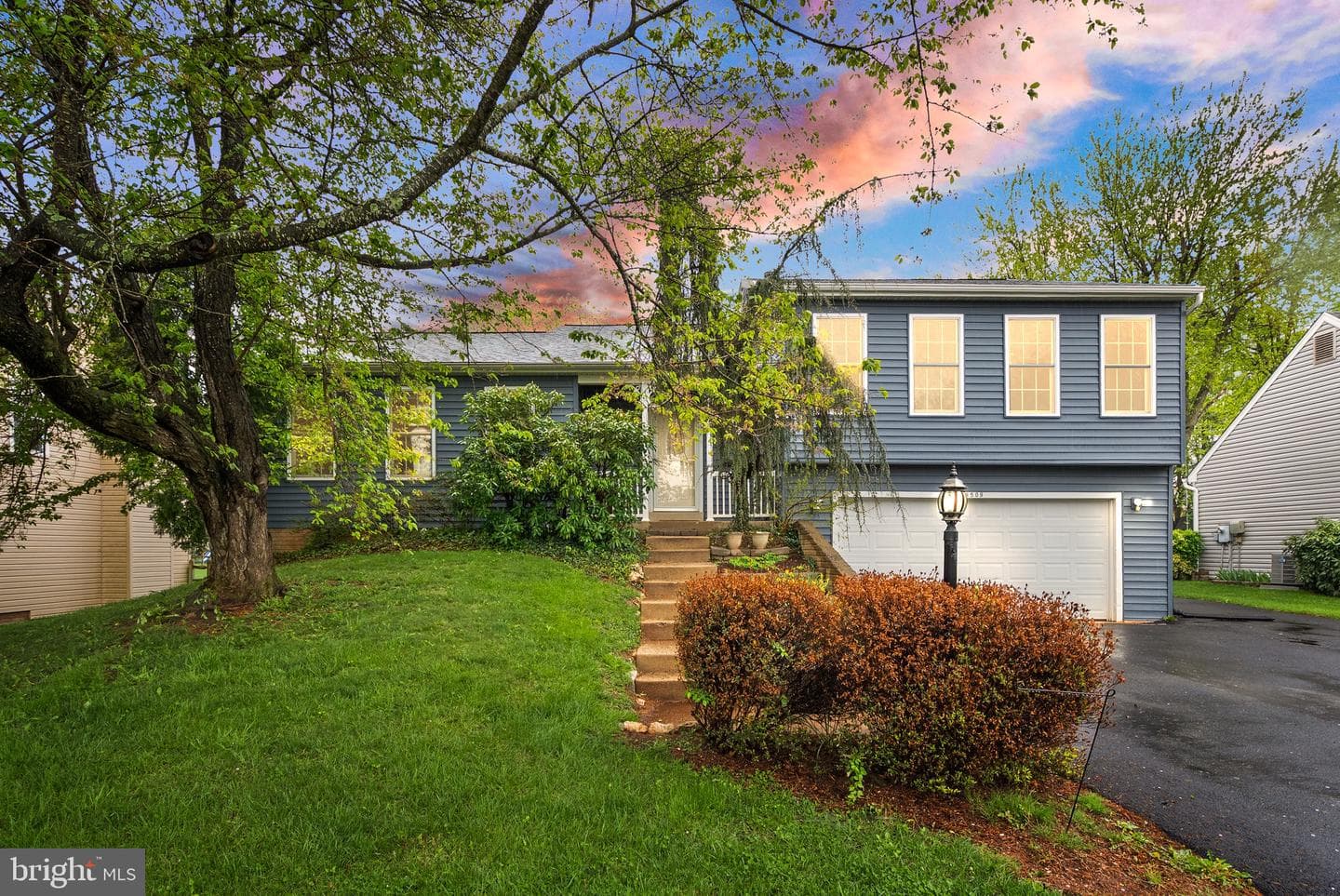 9509 Country Roads Lane photo 3