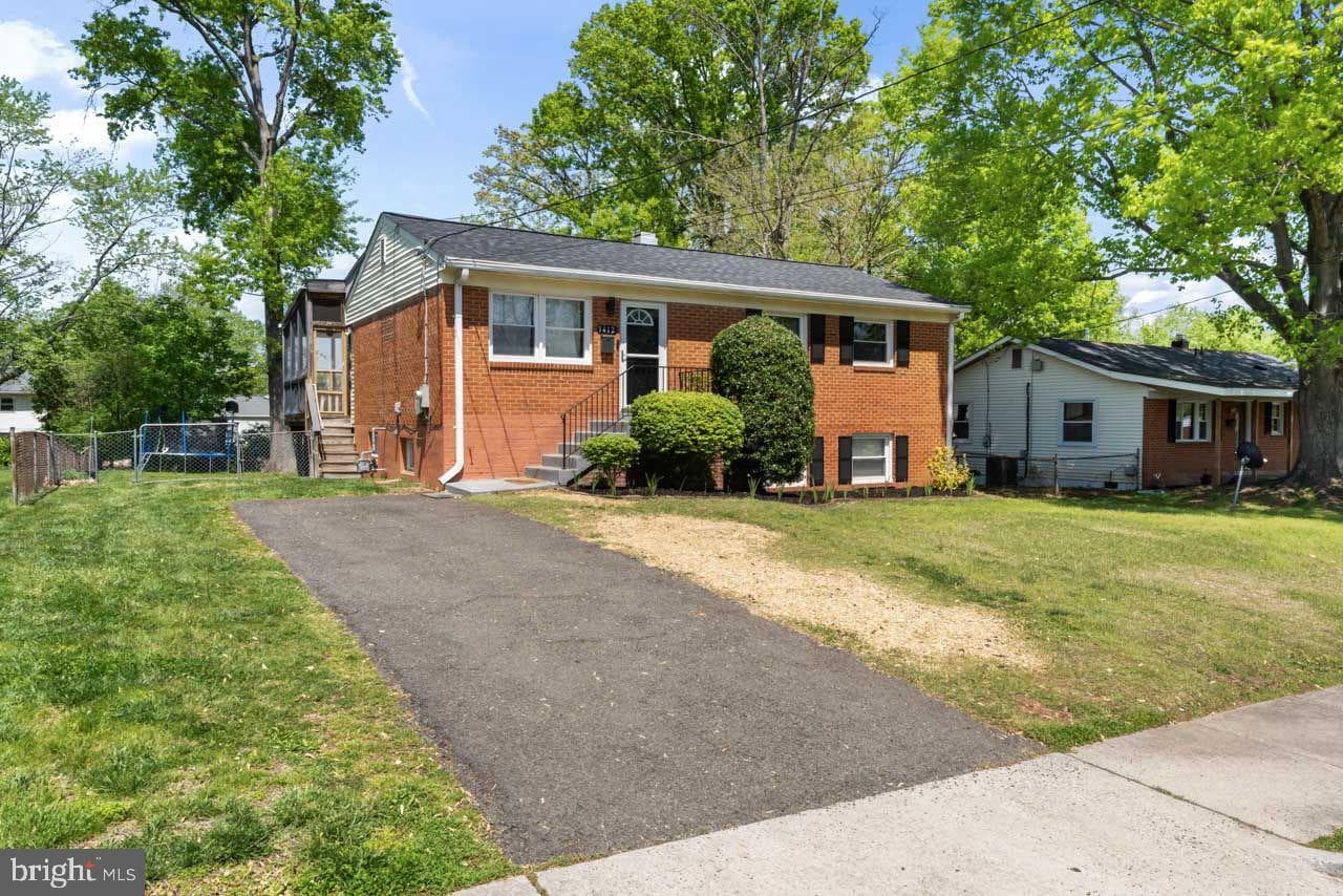 9412 Spotsylvania Street photo 2