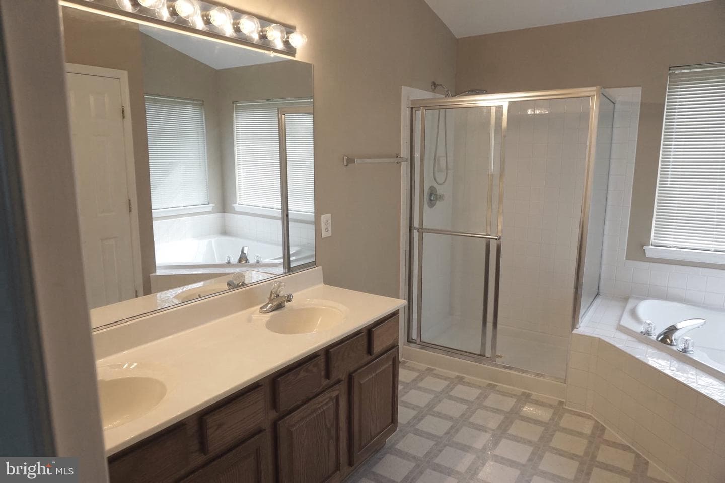 3007 Desert Palm Court photo 18