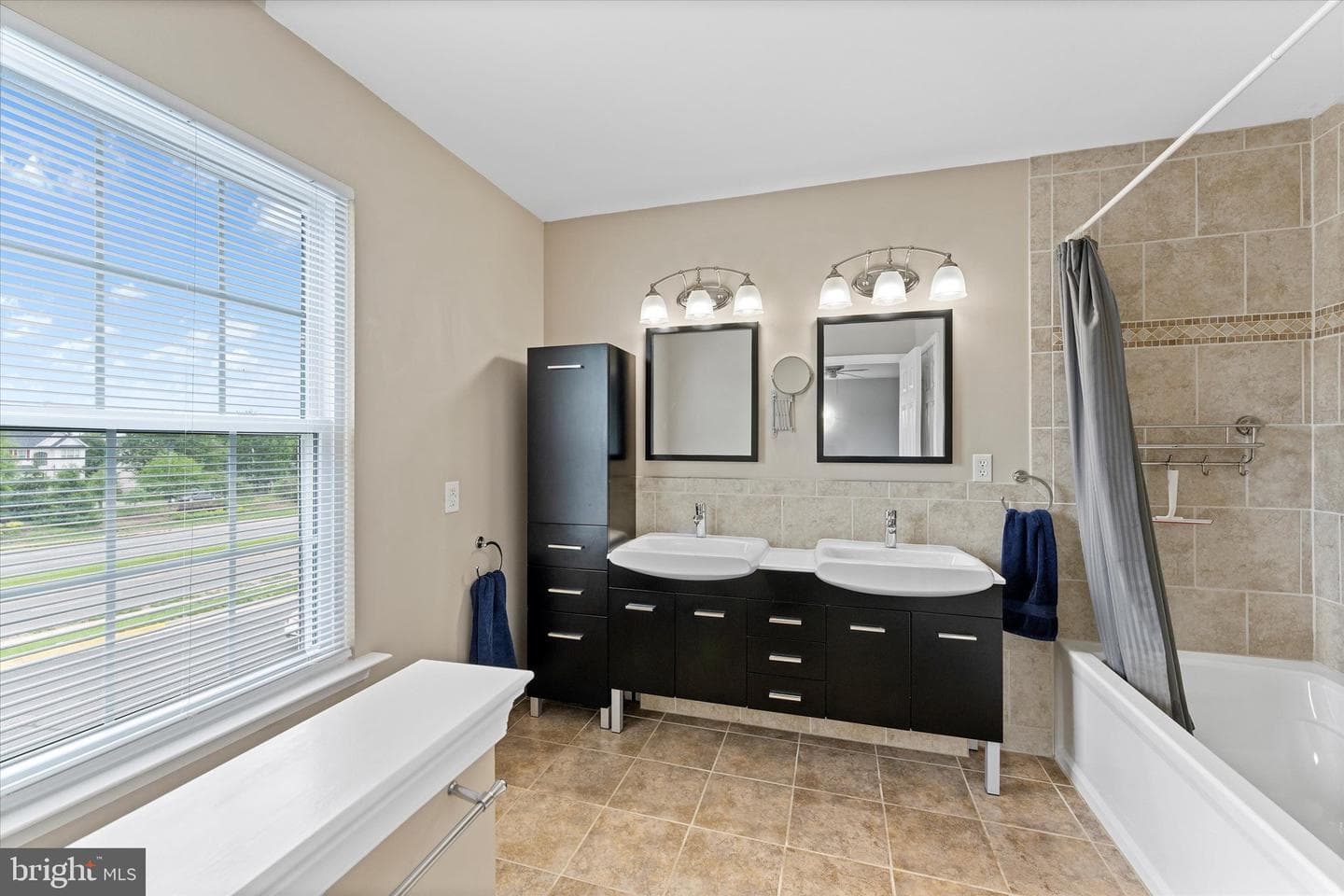 6780 Hollow Glen Court photo 24