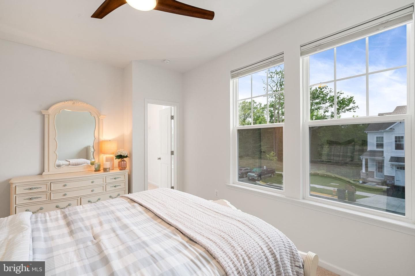 18010 Woods Overlook Drive photo 37
