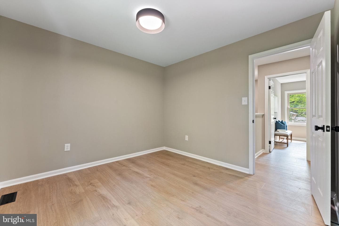 15706 Beacon Court photo 31