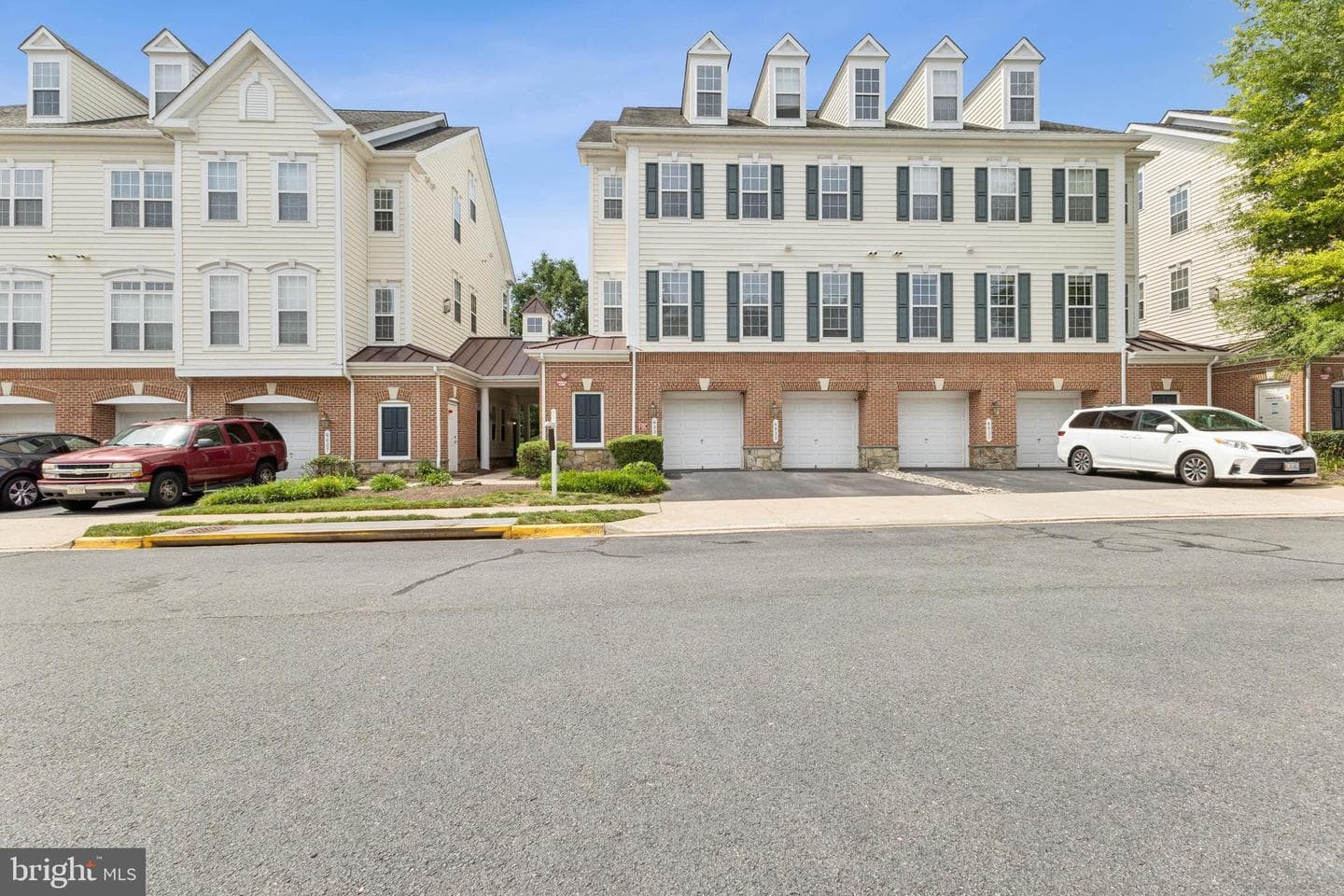6831 Hampton Bay Lane photo 1