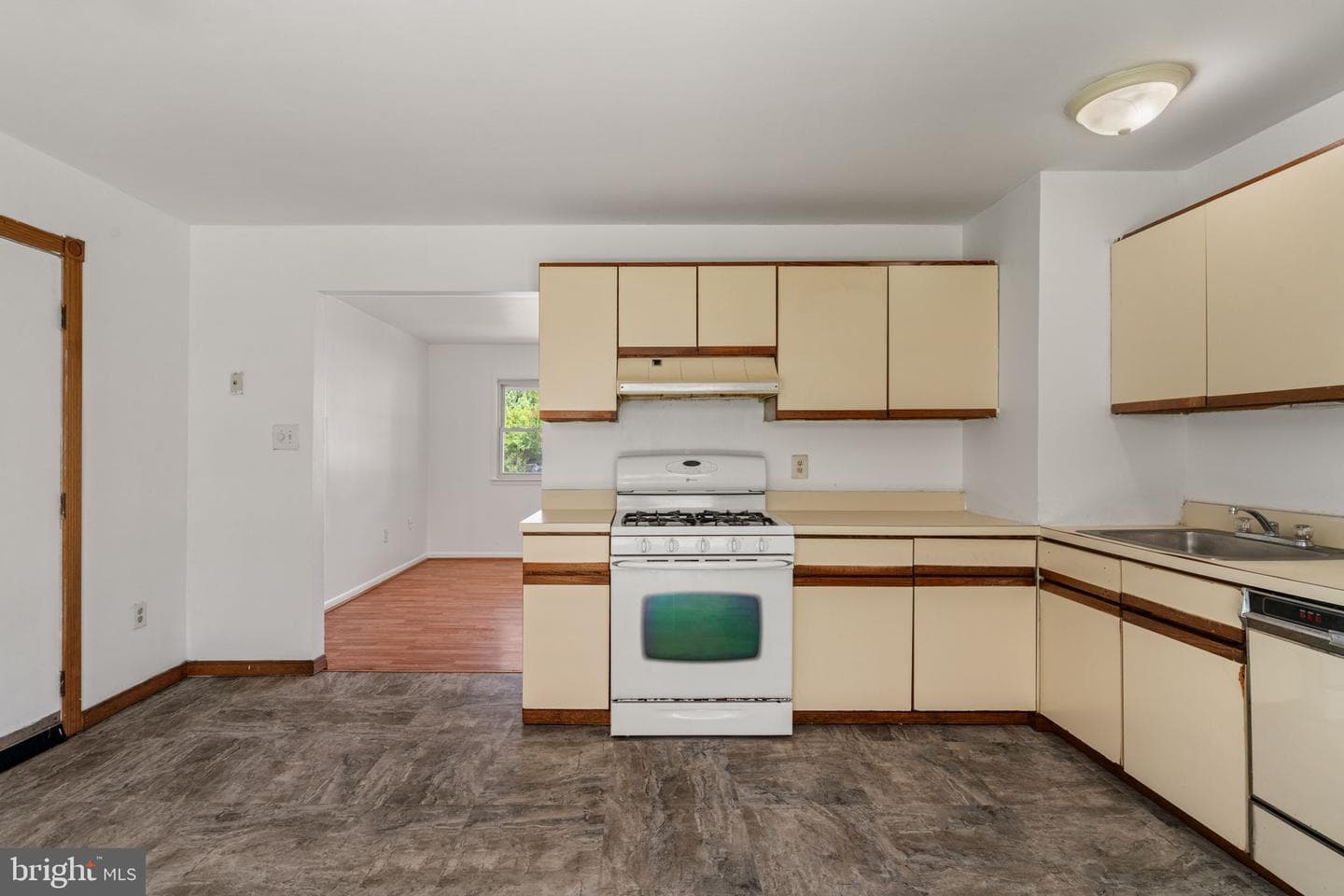 13223 Hawthorn Lane photo 11