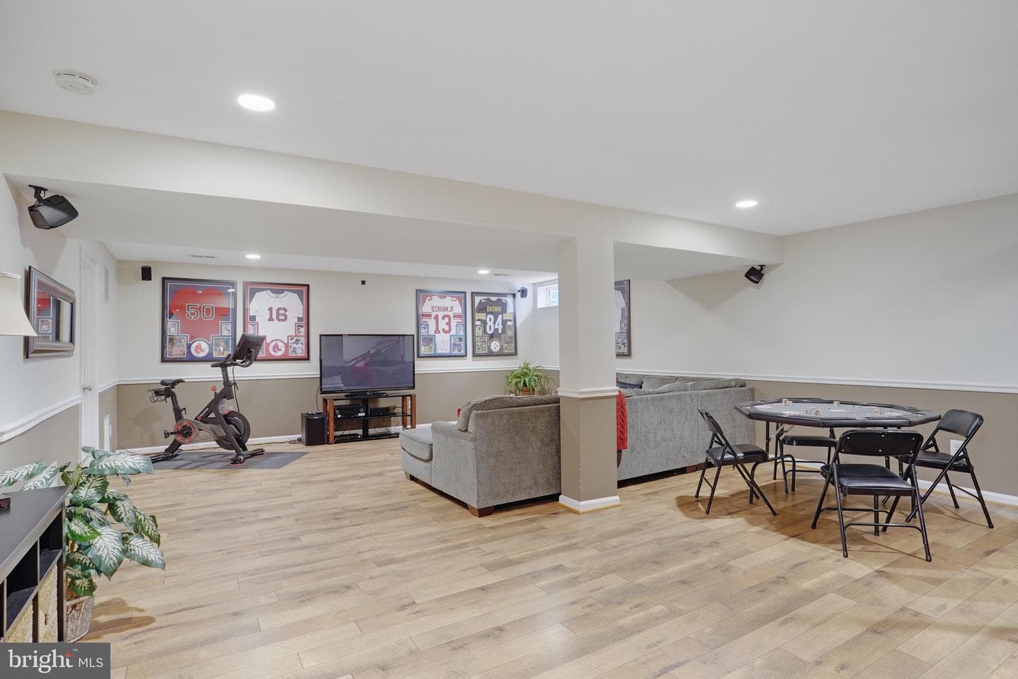 18008 Densworth Mews photo 24