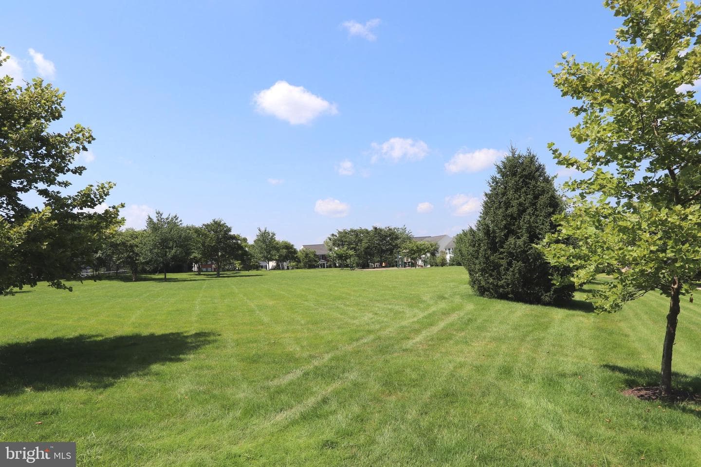 18008 Densworth Mews photo 3