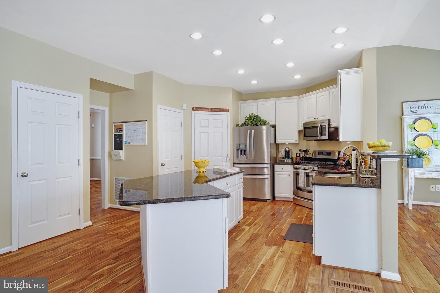 18008 Densworth Mews photo 9