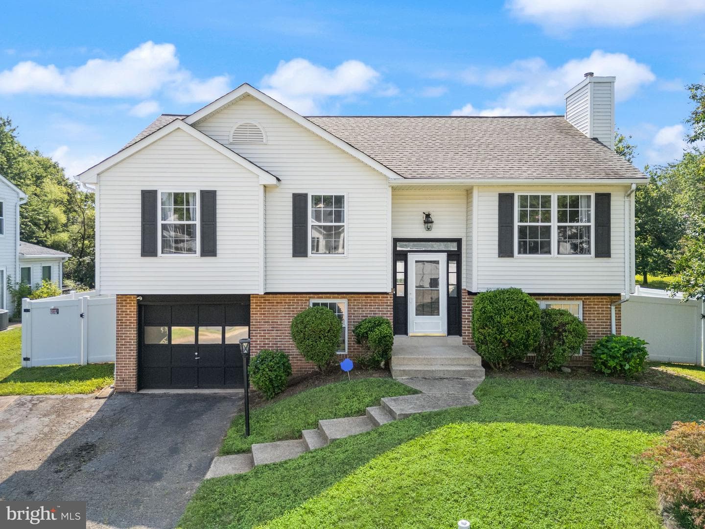 5837 Riverside Drive photo 3