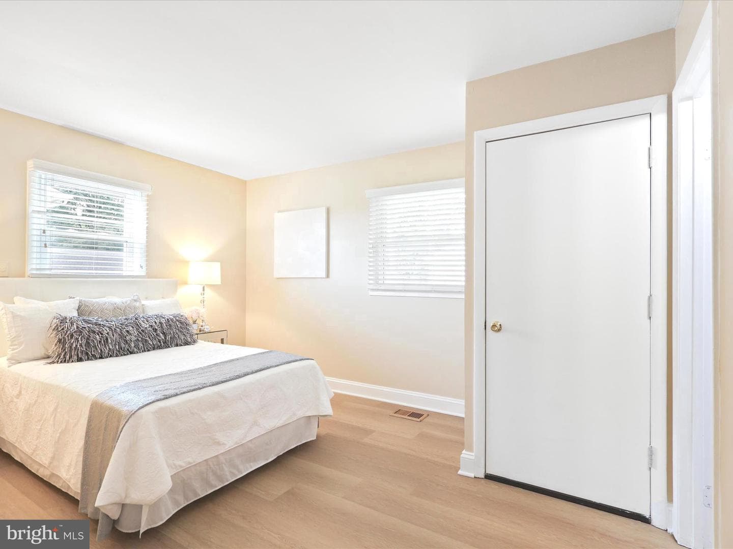 14809 Darbydale Avenue photo 27