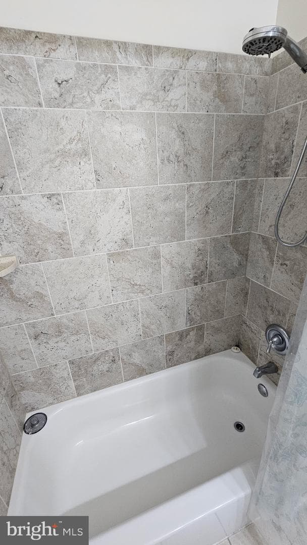 10234 Winchester Court photo 17
