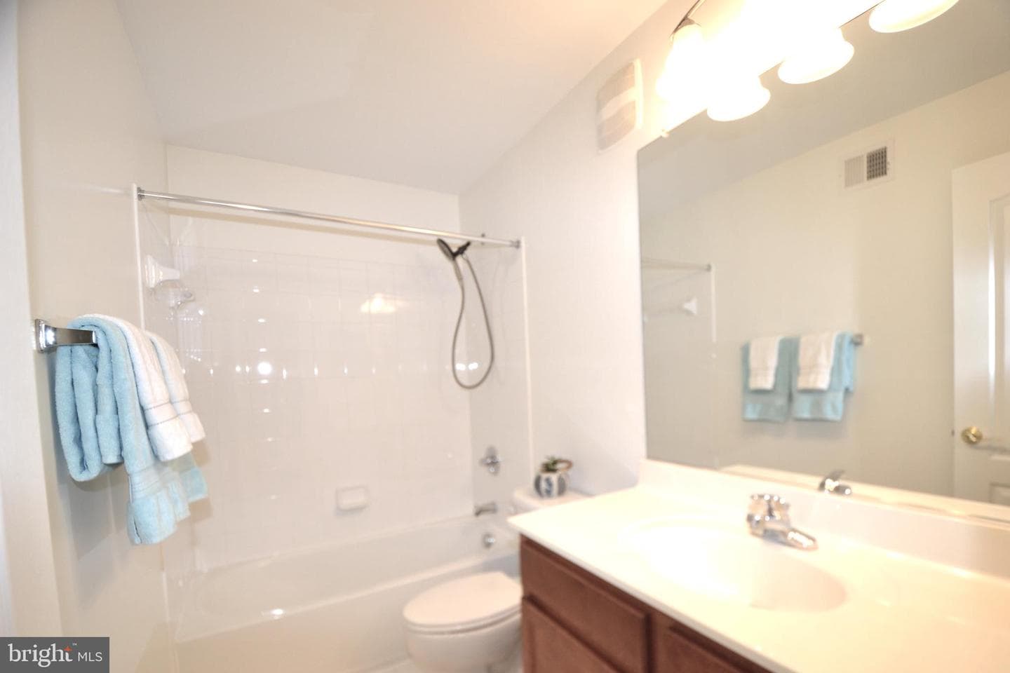 14853 Cloverdale Road photo 41