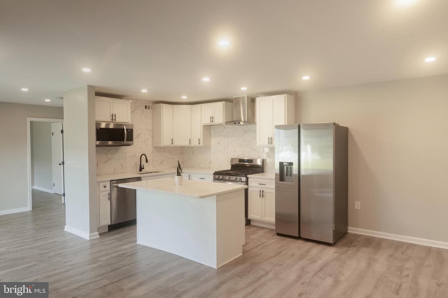 1550 Renate Drive #101 photo 2
