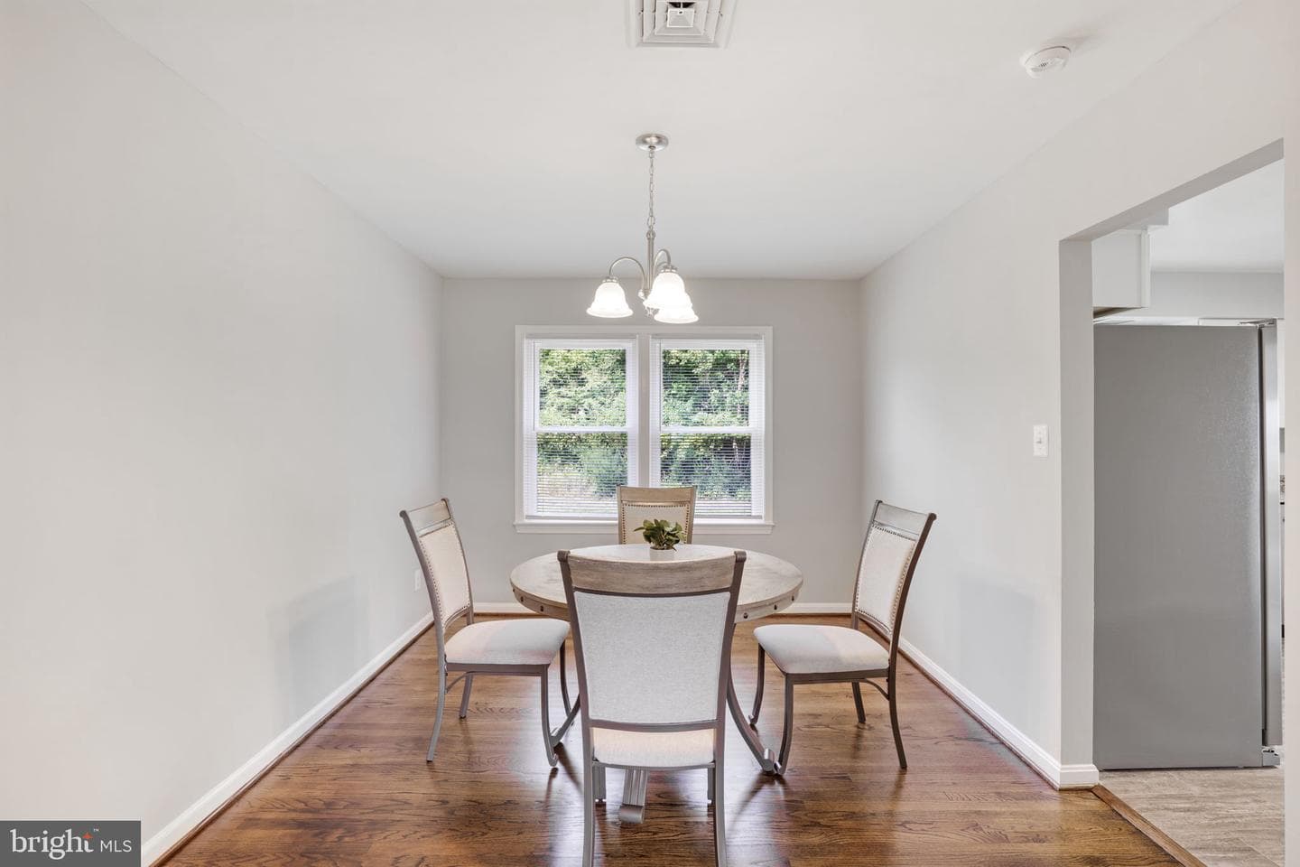 1102 Burton Street photo 17