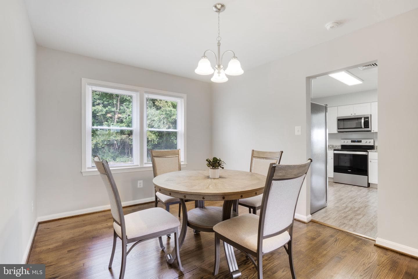 1102 Burton Street photo 18