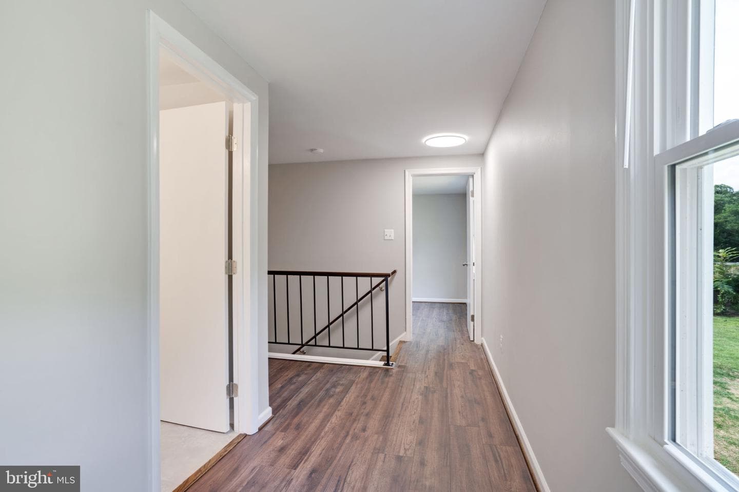 1102 Burton Street photo 43