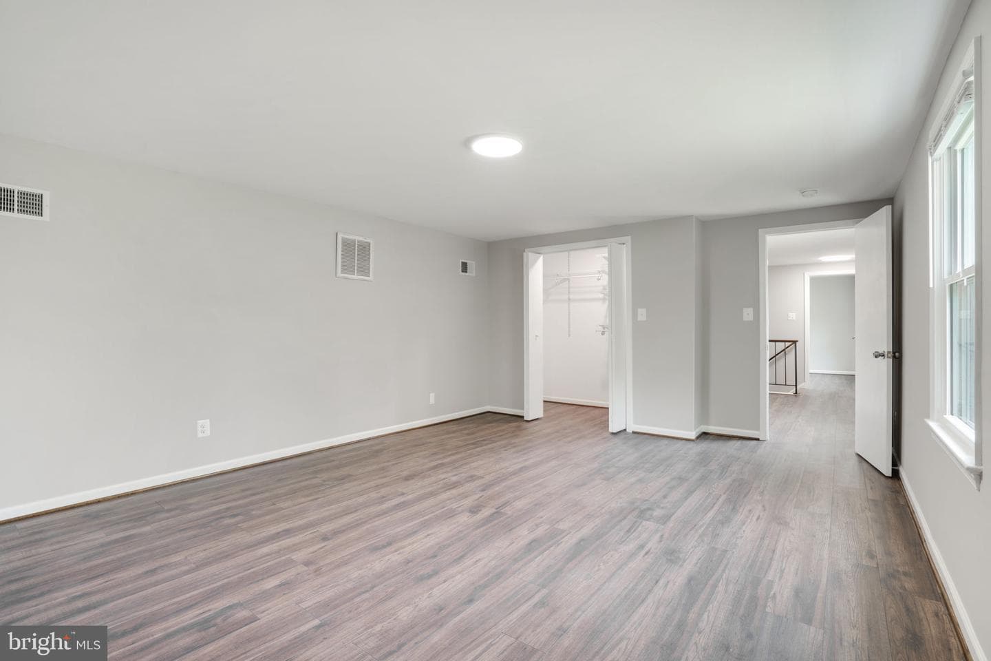 1102 Burton Street photo 52