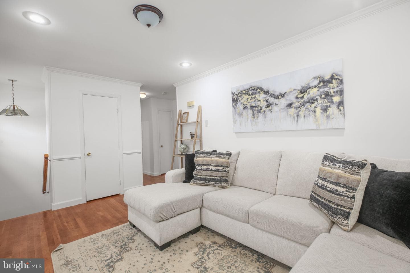 14321 Belleville Avenue photo 11