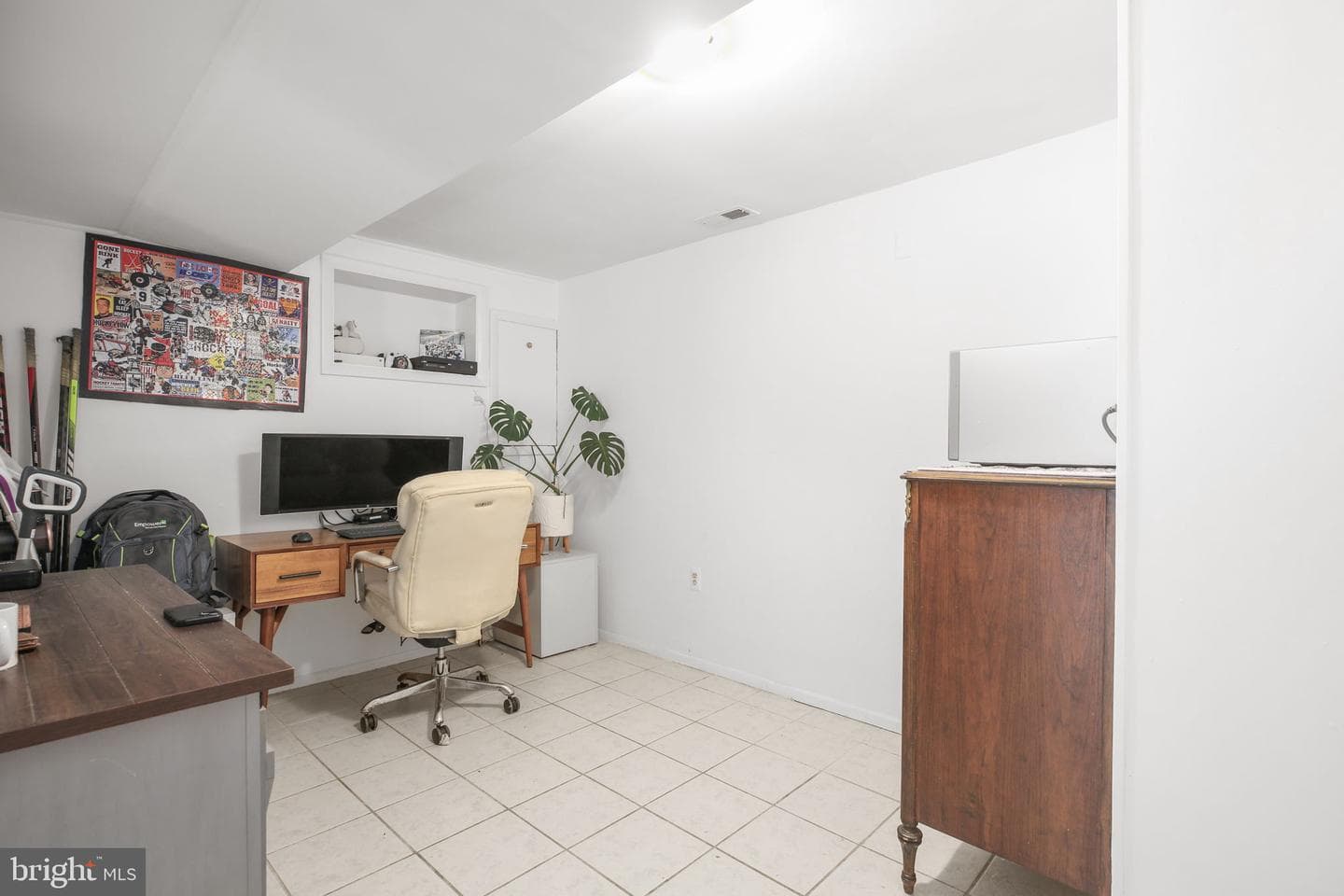 14321 Belleville Avenue photo 26