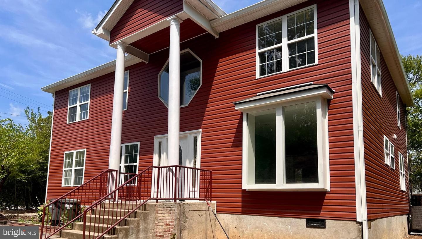 1501 Devils Reach Road photo 1