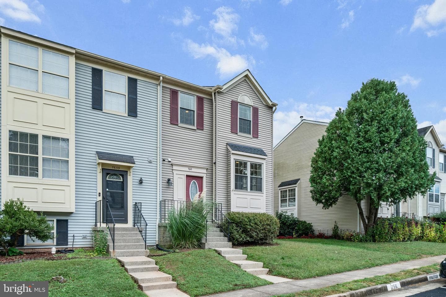 7641 Chadds Landing Way photo 3