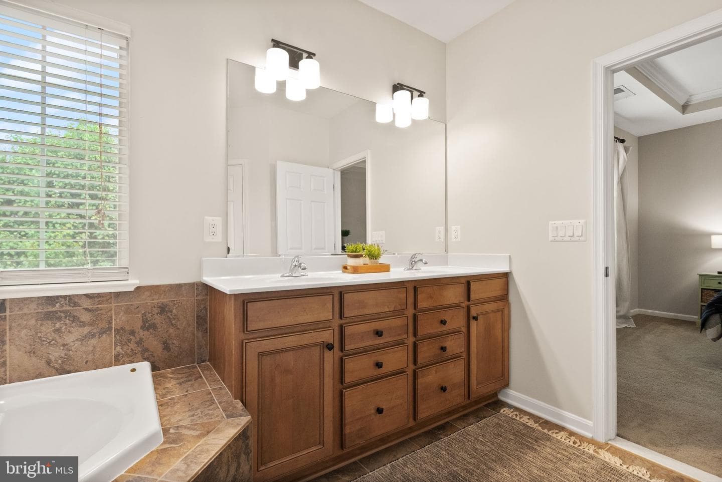 13872 Tarleton Court photo 31